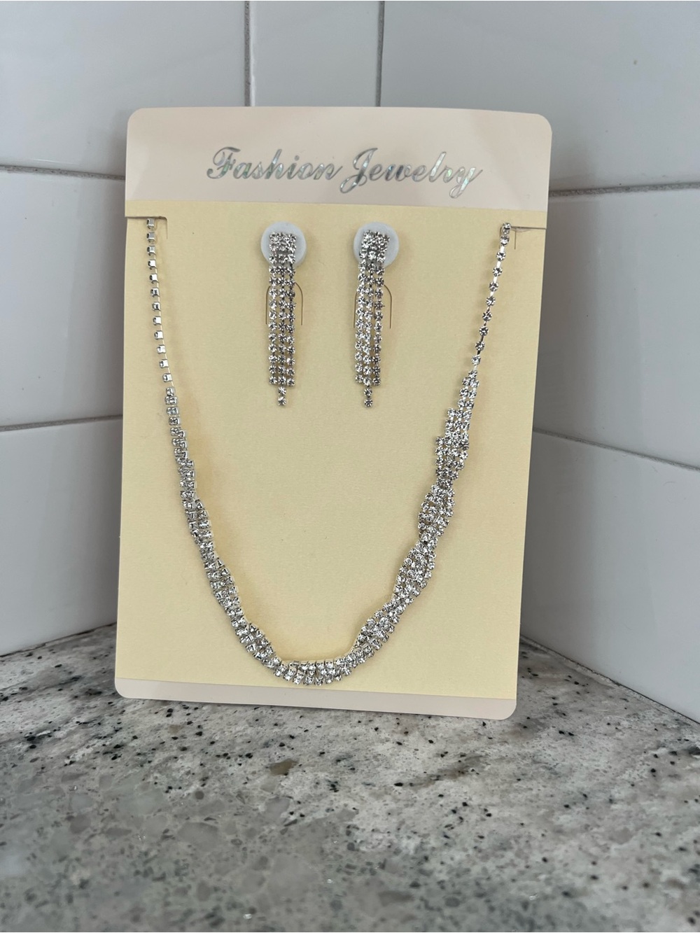 Fashion Jewelry Silver Crystal Necklace & Earrings Set